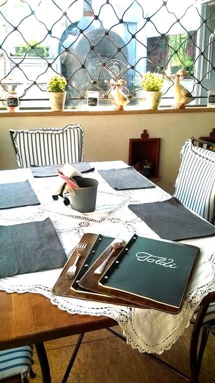 Penzion A Restauracia Toldi Galanta Dış mekan fotoğraf