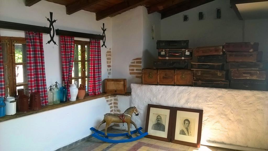 Penzion A Restauracia Toldi Galanta Dış mekan fotoğraf