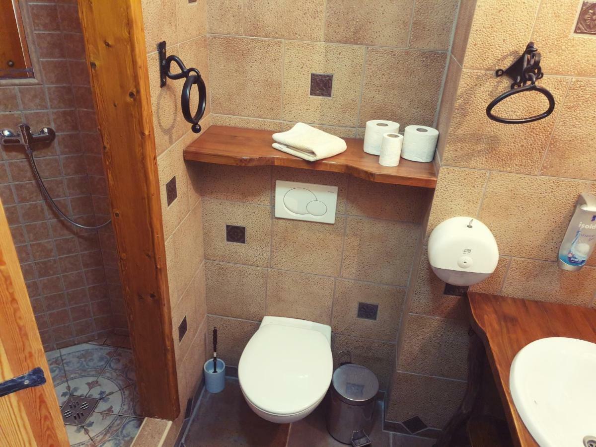 Penzion A Restauracia Toldi Galanta Dış mekan fotoğraf