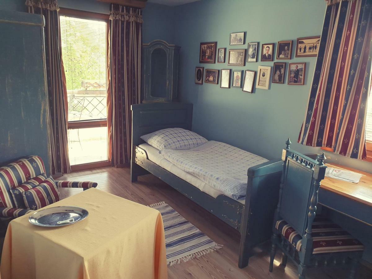 Penzion A Restauracia Toldi Galanta Dış mekan fotoğraf