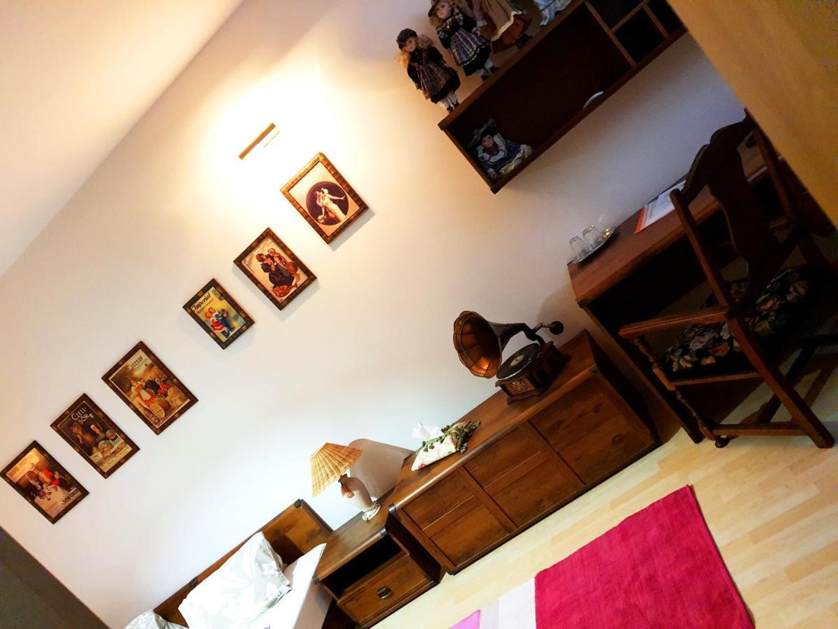 Penzion A Restauracia Toldi Galanta Dış mekan fotoğraf